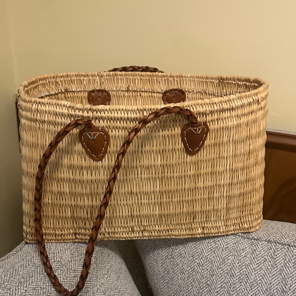 NWOT Moroccan Artisan Handwoven Reed Basket with Braided Leather Handles- Large